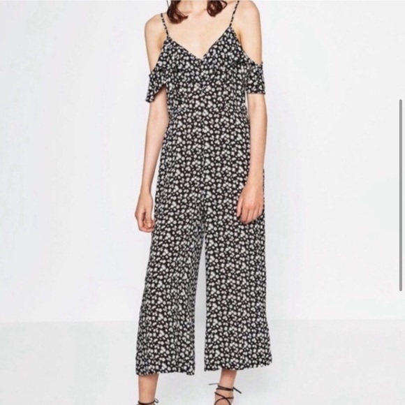 Zara Women’s Black Micro Floral Ruffle Jumpsuit Cold Shoulder Cropped Wide Leg S - Picture 1 of 9